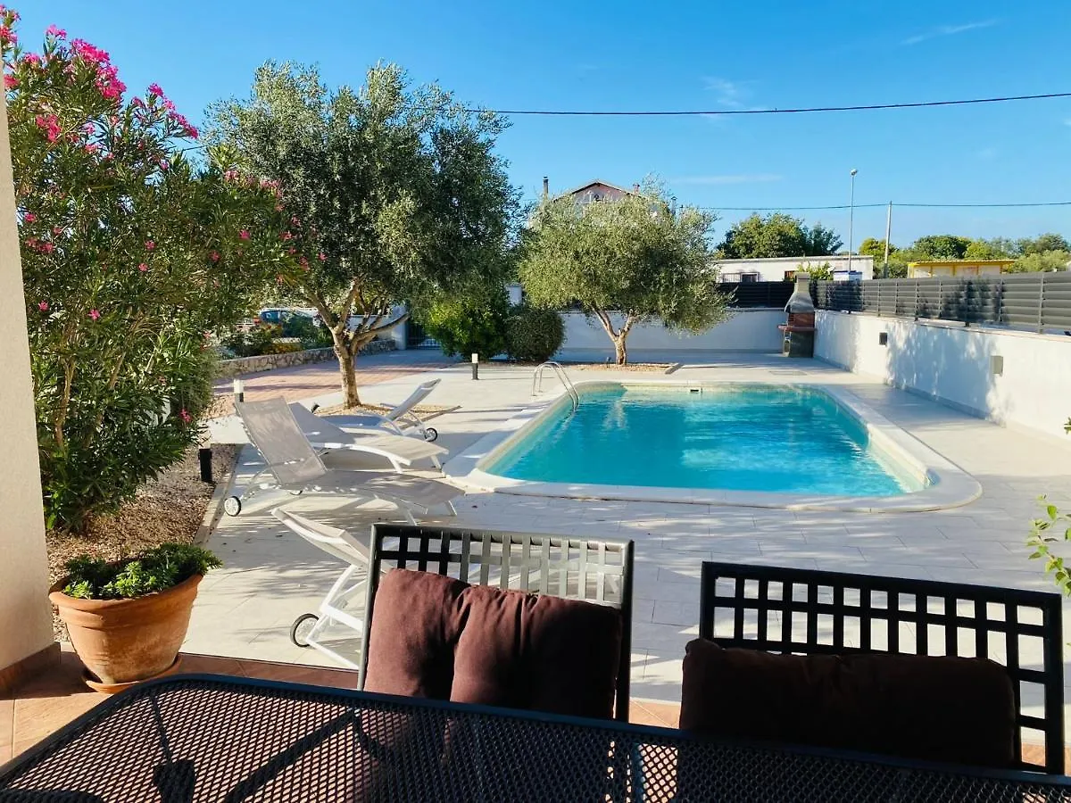 Apartmani Svemir Drage 0*,  Croatia
