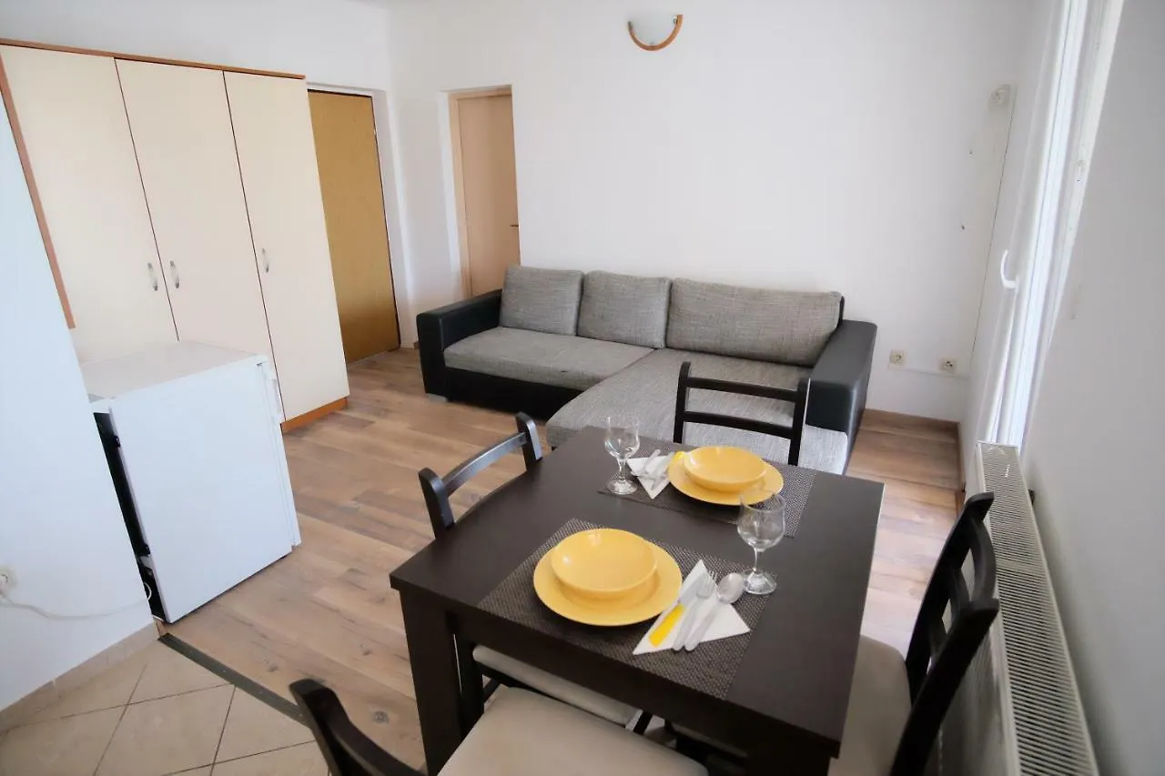 Apartmani Svemir Drage Croatia